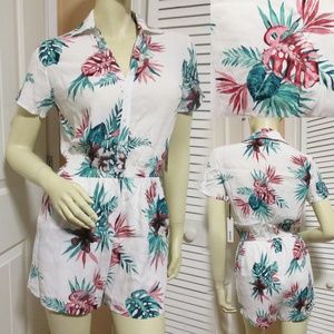 NWT BB Dakota White Romper 6 Pockets Palm Floral Tropical Beach Vacation Travel